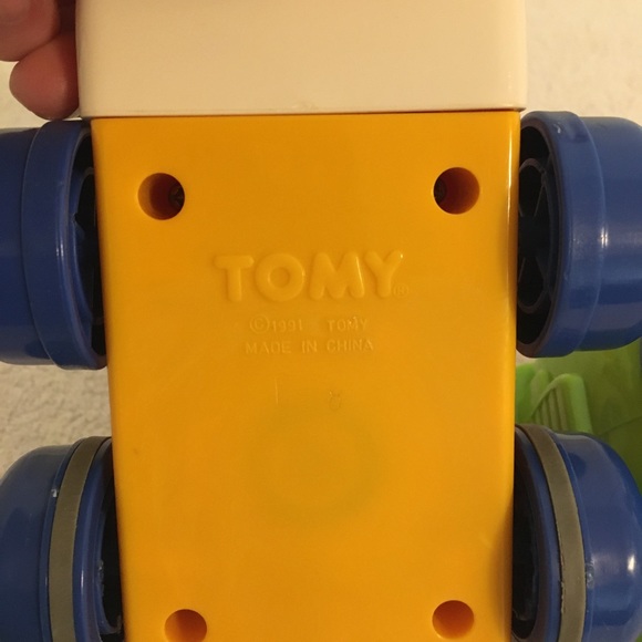 Fun on Wheels Press & Dash Cement Truck Push & Go TOMY Train Both Work - Picture 5 of 6